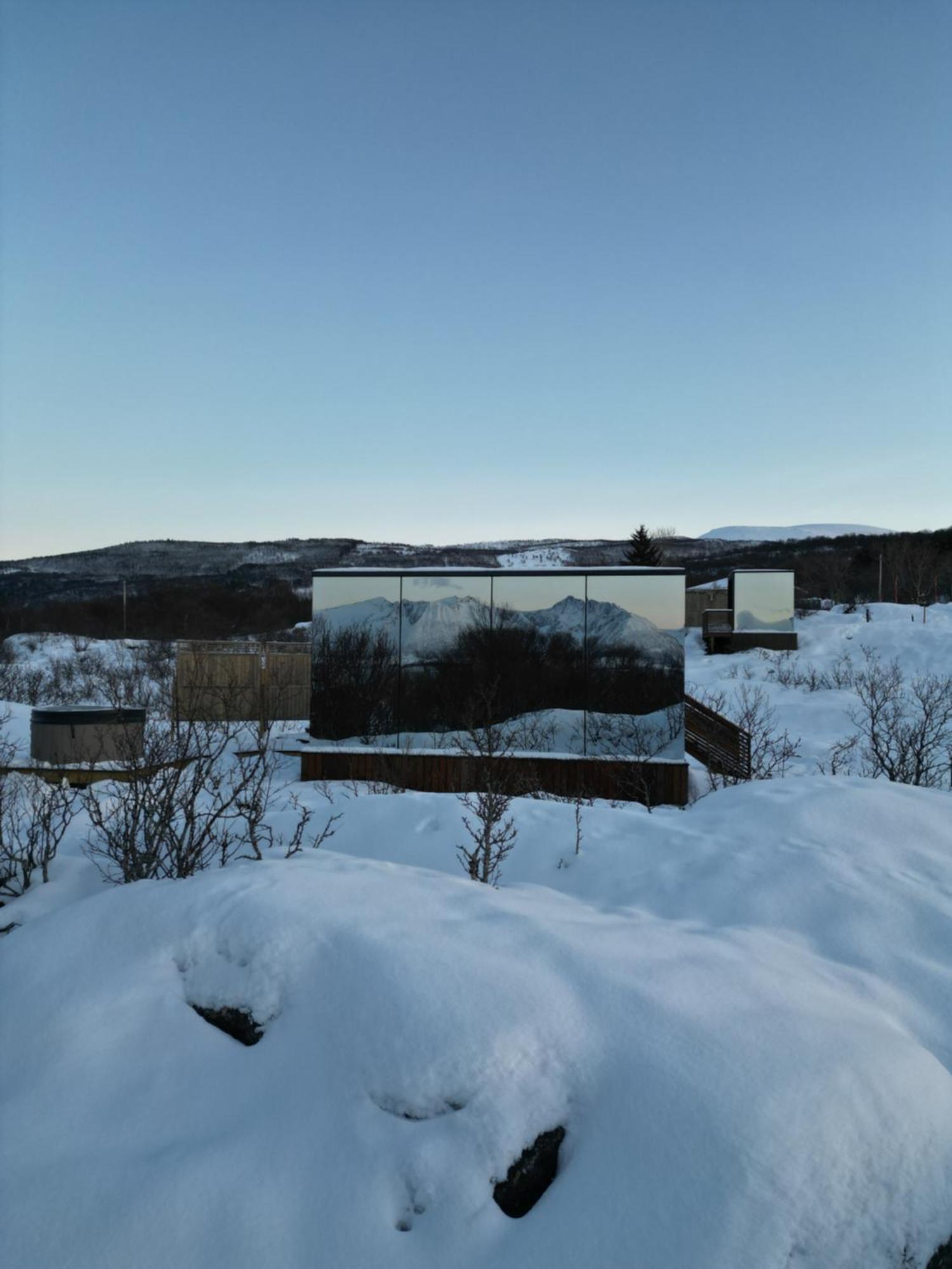 Wonderinn Arctic Utstrand Eksteriør billede