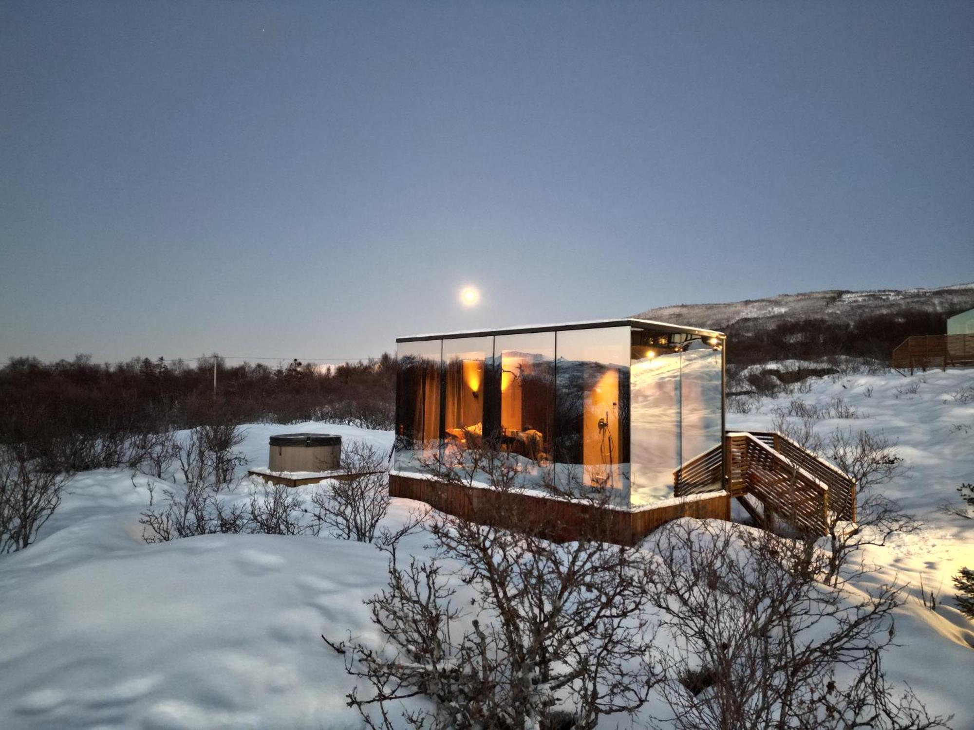 Wonderinn Arctic Utstrand Eksteriør billede